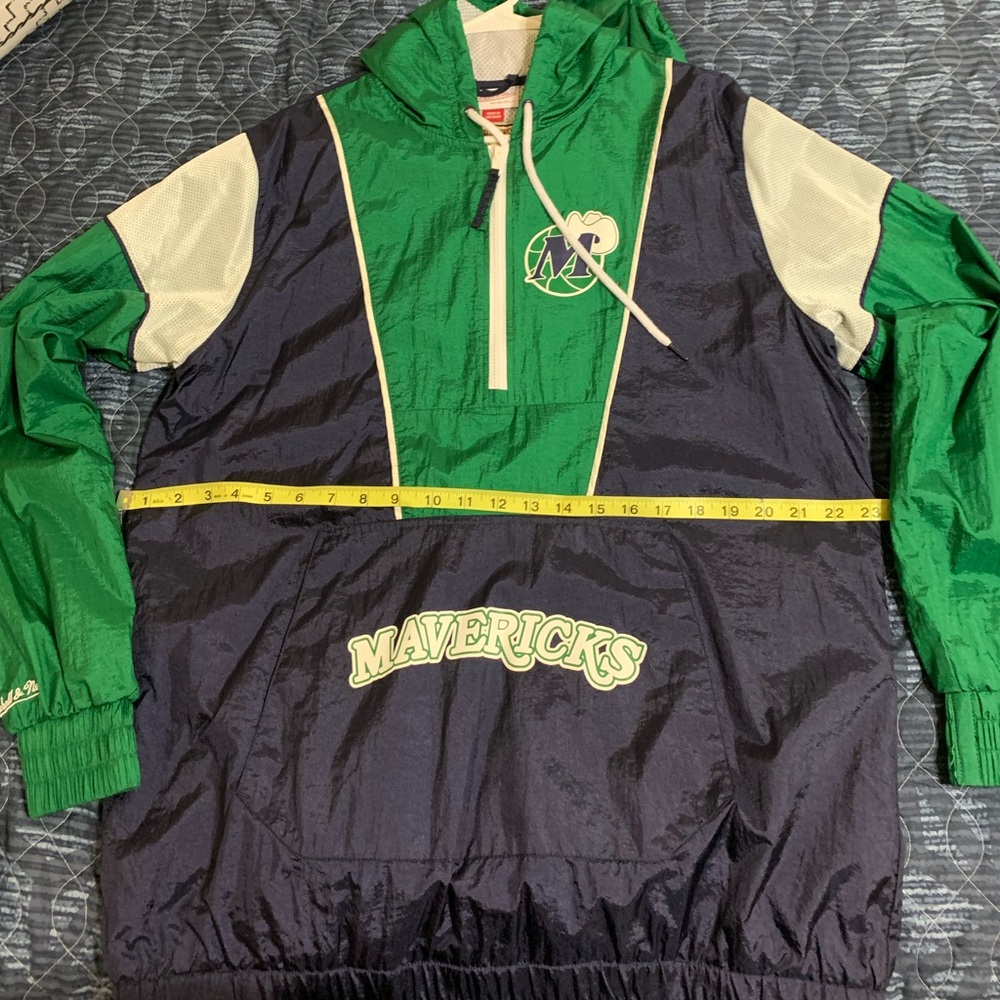 Mitchell & Ness Dallas Mavericks windbreaker size M